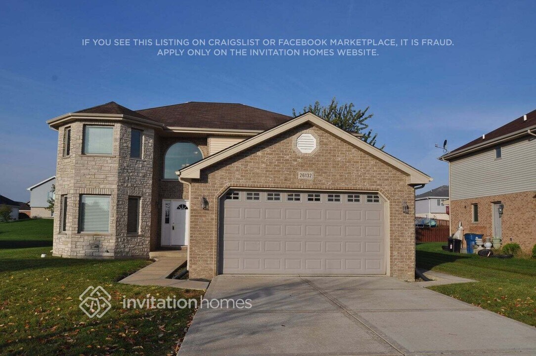 26132 Eagle Dr in Monee, IL - Building Photo