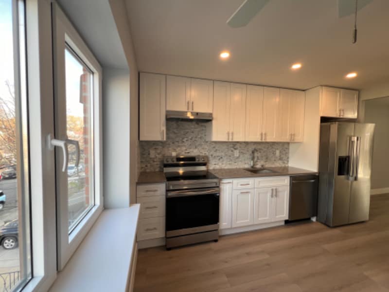 61-60 69th Ln in Queens, NY - Building Photo