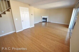 5340 Whitsett Ave in Los Angeles, CA - Building Photo - Building Photo