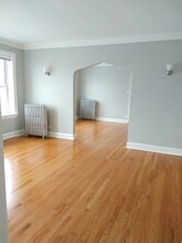 2337 W Howard St, Unit 2E in Chicago, IL - Building Photo - Building Photo