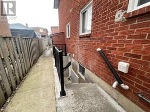 48 Clarridge Ct in Brampton, ON - Building Photo - Building Photo