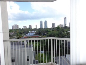 280 SW 20th Rd, Unit 603 in Miami, FL - Building Photo - Building Photo