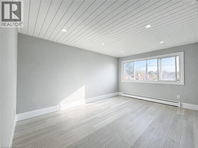 281 Lorne Ave in Kitchener, ON - Building Photo - Building Photo