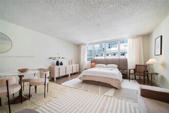 999 Brickell Bay Dr, Unit 1906 in Miami, FL - Building Photo - Building Photo