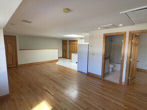 280 Washington Ave, Unit #2 in Hamden, CT - Foto de edificio - Building Photo