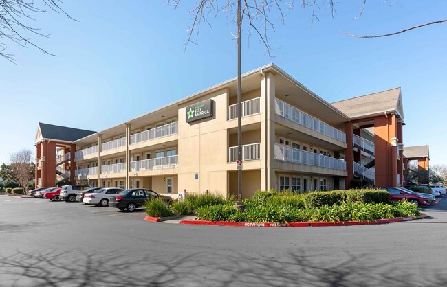 Furnished Studio-Sacramento - White Rock Rd. in Rancho Cordova, CA - Foto de edificio - Building Photo