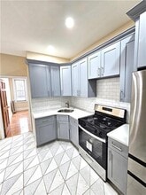 387 E 96th St-Unit -4 in Brooklyn, NY - Foto de edificio - Building Photo