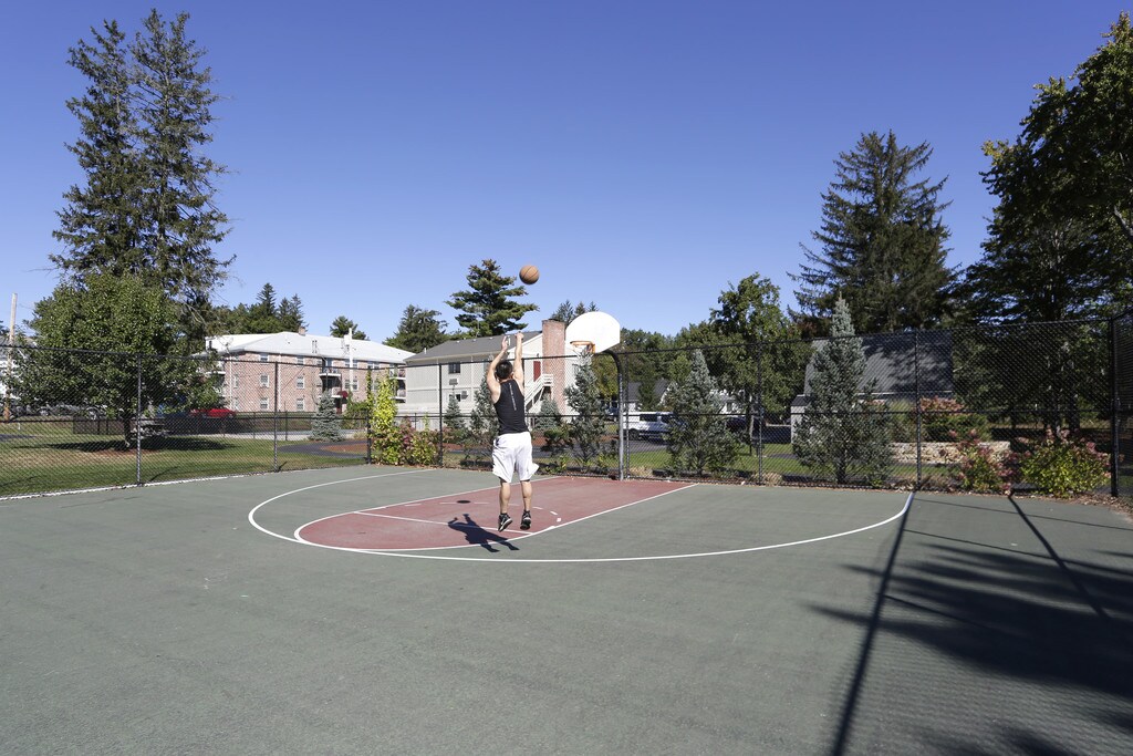 Manchester Gardens Apartments in Manchester, NH