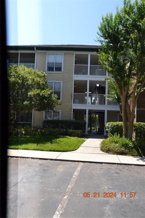 10114 Winsford Oak Blvd in Tampa, FL - Foto de edificio