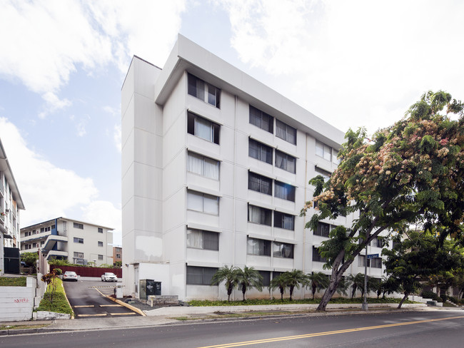 Kai Nani in Honolulu, HI - Building Photo - Building Photo