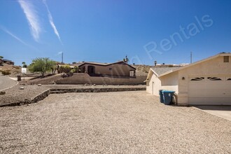 2980 Amigo Dr in Lake Havasu City, AZ - Building Photo - Building Photo