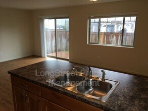 1810 College St in Philomath, OR - Building Photo - Building Photo