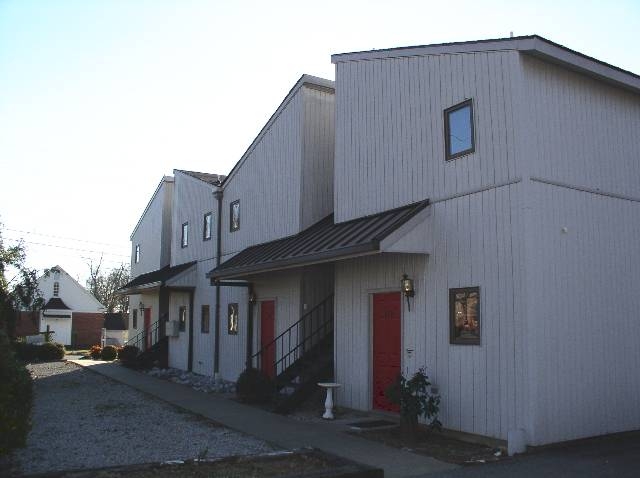 Lumbrick Apartments in Union City, TN - Building Photo