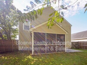 1118 Deerberry Rd in Hanahan, SC - Building Photo - Building Photo