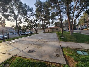 108 Boysenberry Ln in Henderson, NV - Building Photo - Building Photo