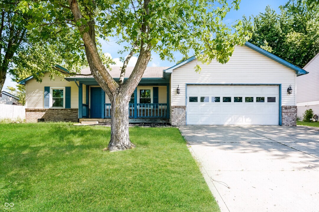 1466 Maria Ave in Franklin, IN - Building Photo