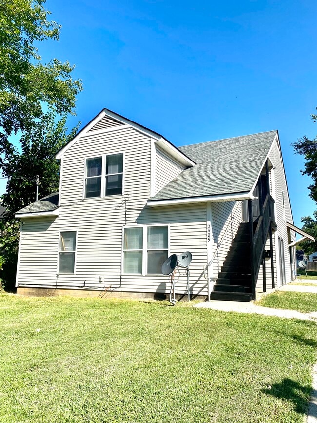 2409 Rowan St, Unit 3 in Louisville, KY - Building Photo - Building Photo