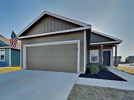 108 Mica Trl in Maxwell, TX - Building Photo