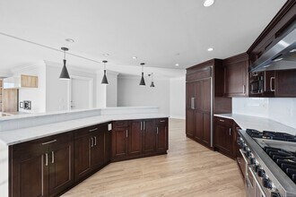 25 Forest St in Stamford, CT - Building Photo - Building Photo