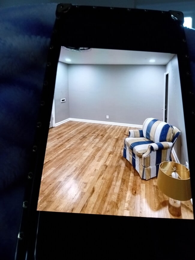 1528 Luxor Rd in Cleveland, OH - Foto de edificio - Building Photo