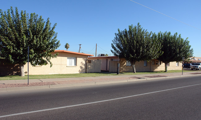 9420 9430 W Van Buren in Tolleson, AZ - Building Photo - Building Photo