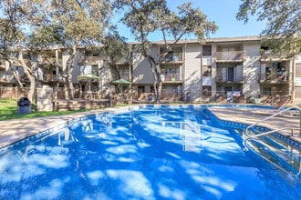 Harper at the Park in San Antonio, TX - Foto de edificio - Building Photo