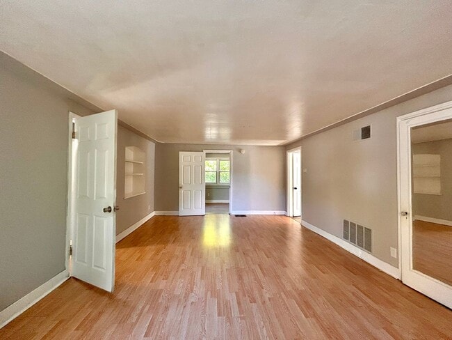 property at 2532-2534 Maffett St