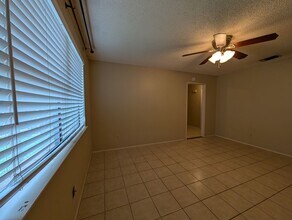 44 Royal Crest in New Braunfels, TX - Building Photo - Building Photo