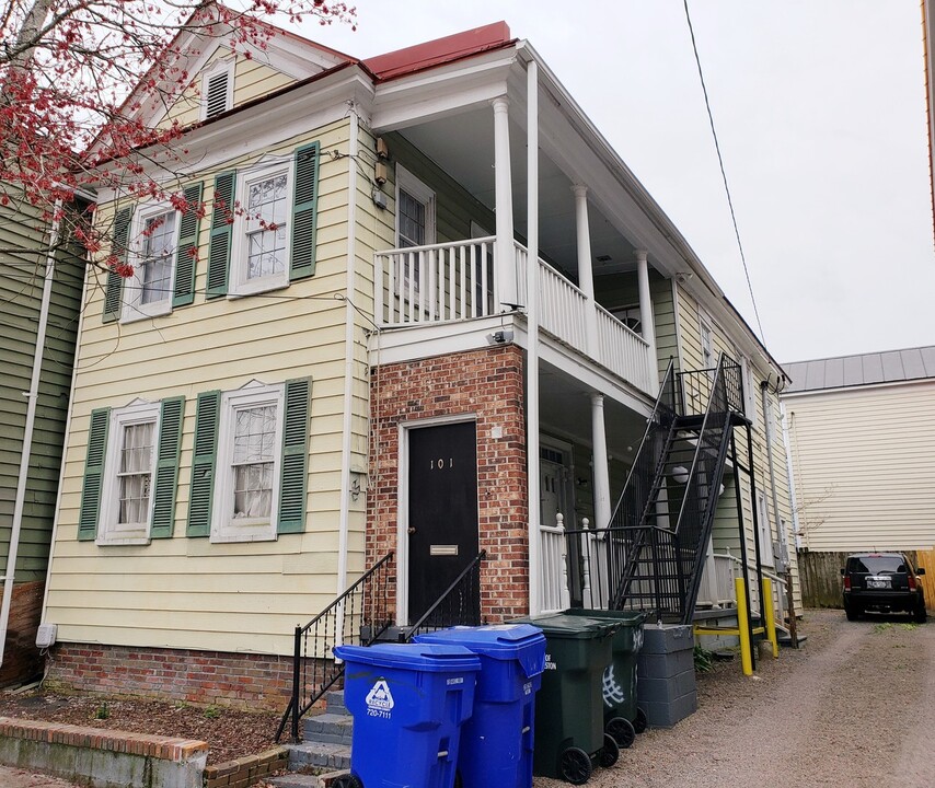 101 Bogard St in Charleston, SC - Building Photo