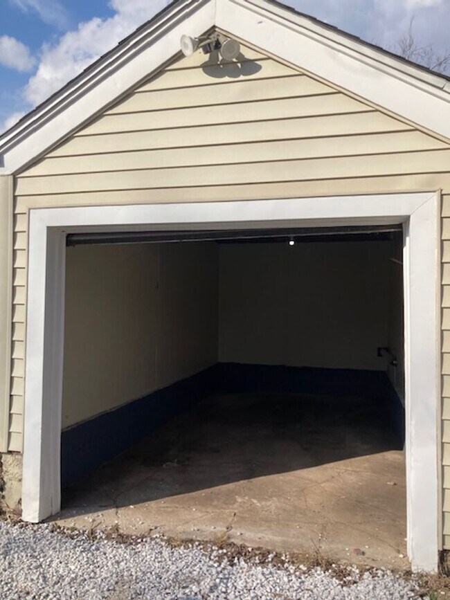 1102 E Cherokee St in Springfield, MO - Building Photo - Building Photo