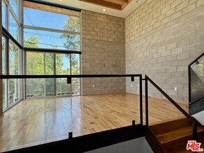 530 N Larchmont Blvd in Los Angeles, CA - Building Photo - Building Photo