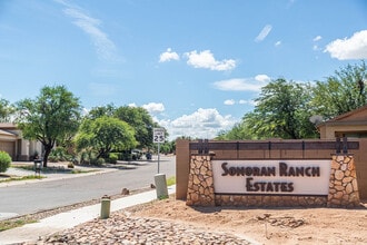 8230 W Calle Sancho Panza in Tucson, AZ - Building Photo - Building Photo