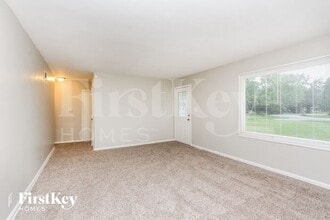5614 N Victoria Dr in Indianapolis, IN - Building Photo - Building Photo