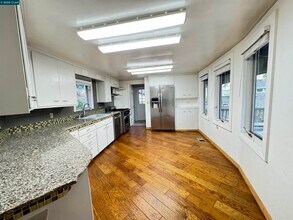 1139 Sierra Vista Way in Lafayette, CA - Building Photo - Building Photo