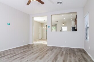 18514 W Udall Dr in Surprise, AZ - Building Photo - Building Photo