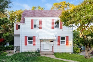 243 Nantucket Dr in Pittsburgh, PA - Building Photo