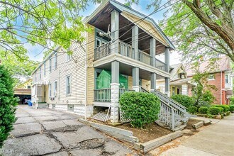 2036 Lark St in Lakewood, OH - Building Photo - Building Photo