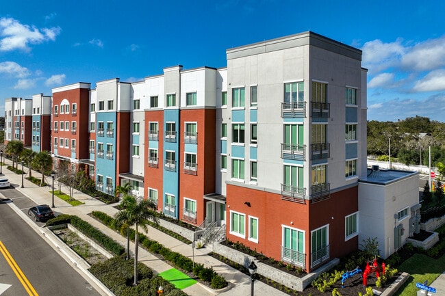 Clearwater Gardens in Clearwater, FL - Foto de edificio - Building Photo