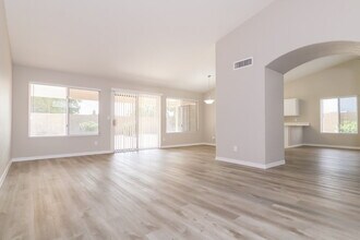 5537 N 76th Dr in Glendale, AZ - Building Photo - Building Photo