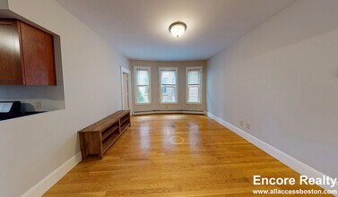 11 Beacon St in Somerville, MA - Building Photo - Building Photo