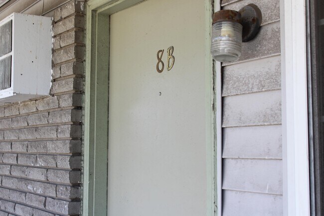 17250 Raupp Rd-Unit -8B in Melvindale, MI - Foto de edificio - Building Photo