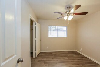 816 E Ardmore Rd in Phoenix, AZ - Building Photo - Building Photo