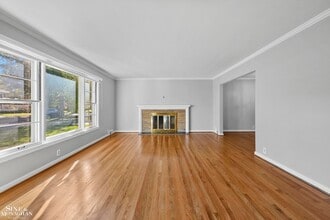 759 Harcourt Rd in Grosse Pointe Park, MI - Foto de edificio - Building Photo