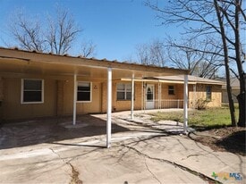 112 Palmetto St in Belton, TX - Building Photo
