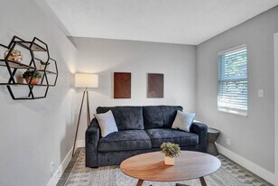 50 Davie Blvd, Unit SI FL1-ID1504011P in Fort Lauderdale, FL - Building Photo