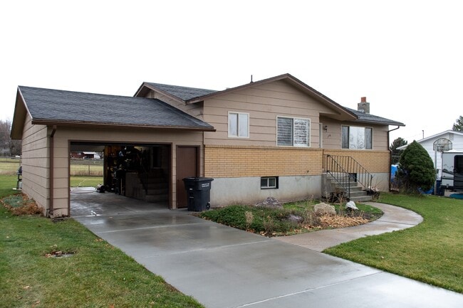 176 E 200 S in Richmond, UT - Building Photo - Building Photo