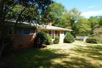 104 Vanderbilt Rd in Spartanburg, SC - Building Photo - Building Photo