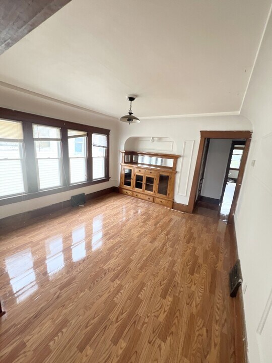2875 N 25th St in Milwaukee, WI - Building Photo