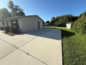 581 Grove Ave NW in Port Charlotte, FL - Building Photo - Building Photo