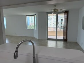 990 Cape Marco Dr in Marco Island, FL - Building Photo - Building Photo